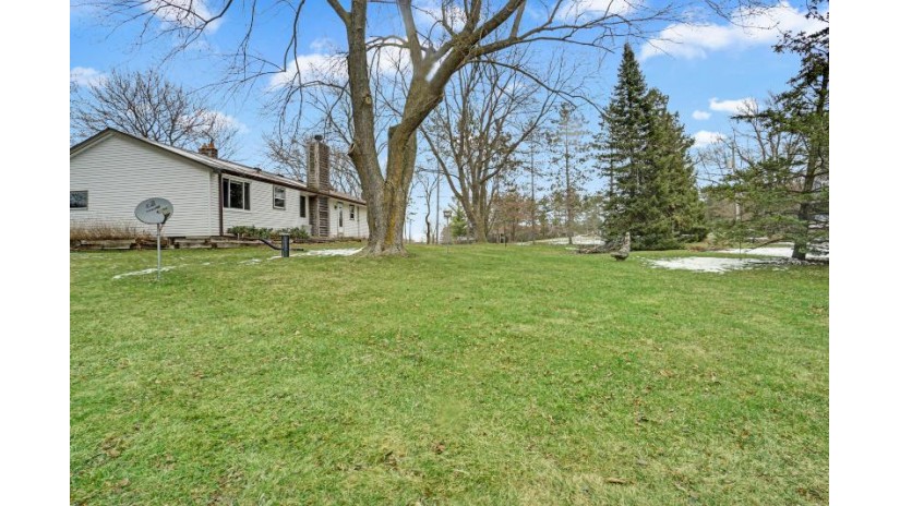 N79W25957 Plainview Rd Lisbon, WI 53089 by Lake Country Flat Fee $364,900