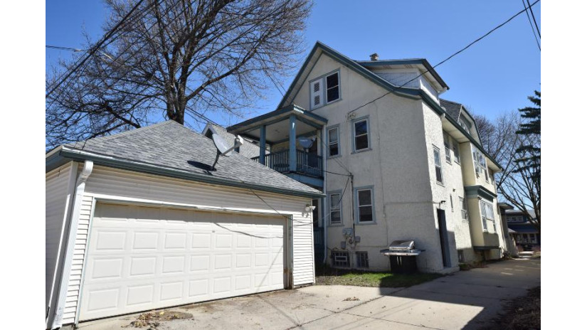 2149 N 52nd St 2151 Milwaukee, WI 53208 by Keller Williams Realty-Milwaukee North Shore $299,900