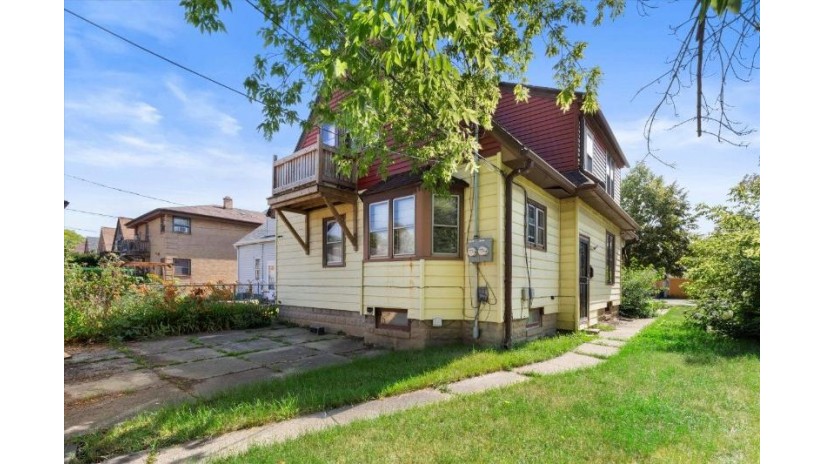 3873 N 41st St Milwaukee, WI 53216 by Keller Williams Realty-Milwaukee Southwest - 262-599-8980 $149,900