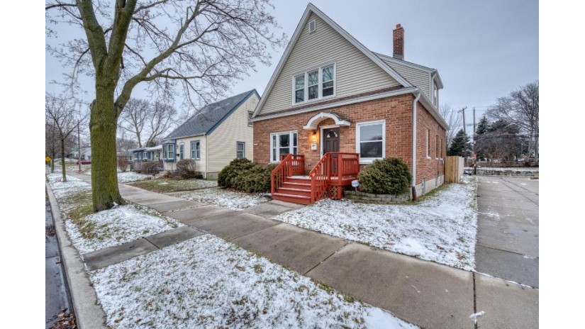 3265 S Griffin Ave A Milwaukee, WI 53207 by Coldwell Banker Realty -Racine/Kenosha Office $419,000