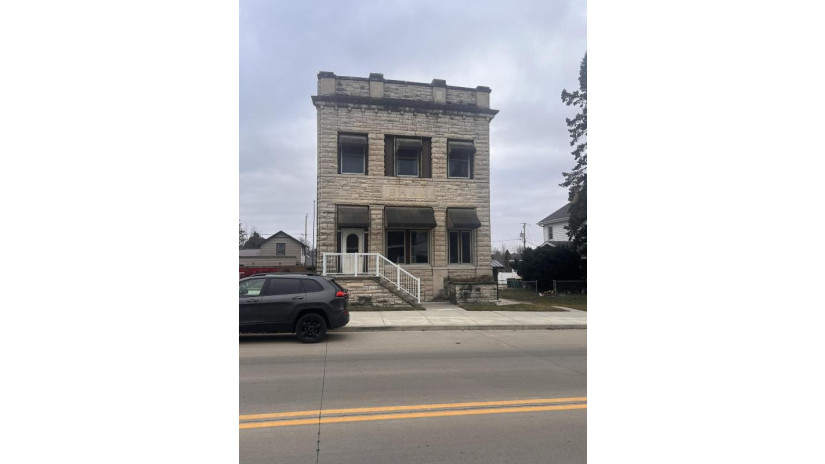 131 E Main St Eden, WI 53019 by Realty Executives Integrity~Brookfield - brookfieldfrontdesk@realtyexecutives.com $200,000