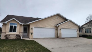 110 Ashland Ct, Sheboygan Falls, WI 53085-1879