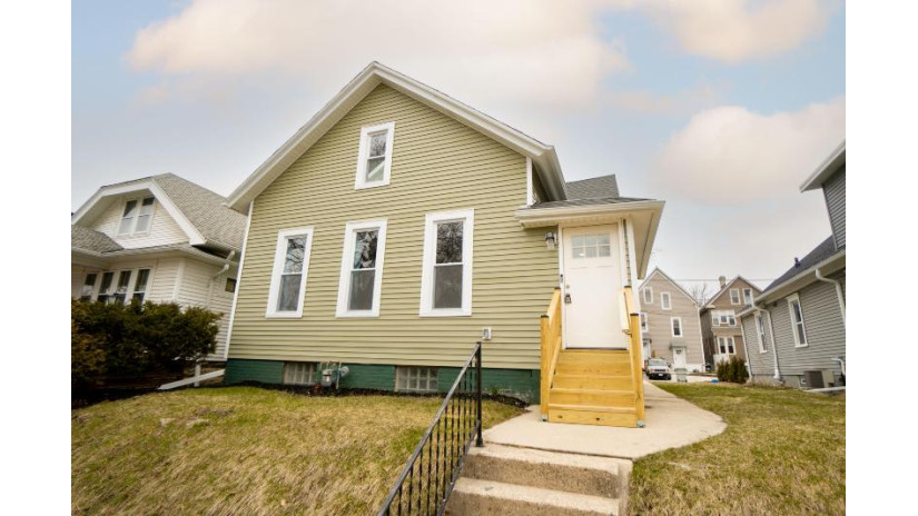 326 E Clarence St Milwaukee, WI 53207 by Keller Williams Realty-Lake Country $524,900