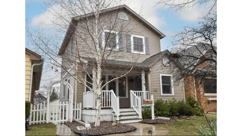 1635 S 55th St West Milwaukee, WI 53214 by Resolute Real Estate LLC - 414-412-9790 $219,000