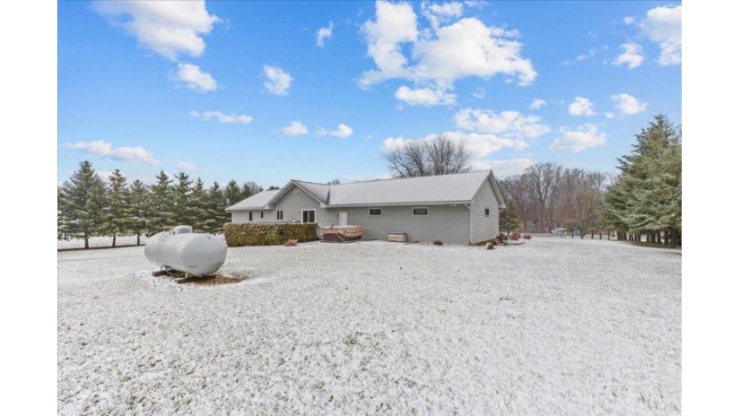 1248 Lakeview Rd Farmington, WI 53090 by Hanson & Co. Real Estate $499,900