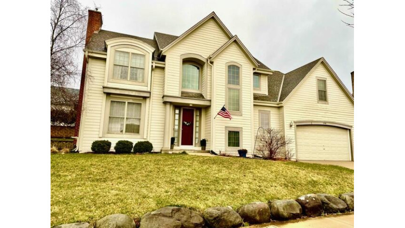 2146 Deer Path Waukesha, WI 53189 by Top Tier Realty $519,999