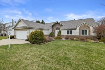 5051 S 41st St, Greenfield, WI 53221-2507