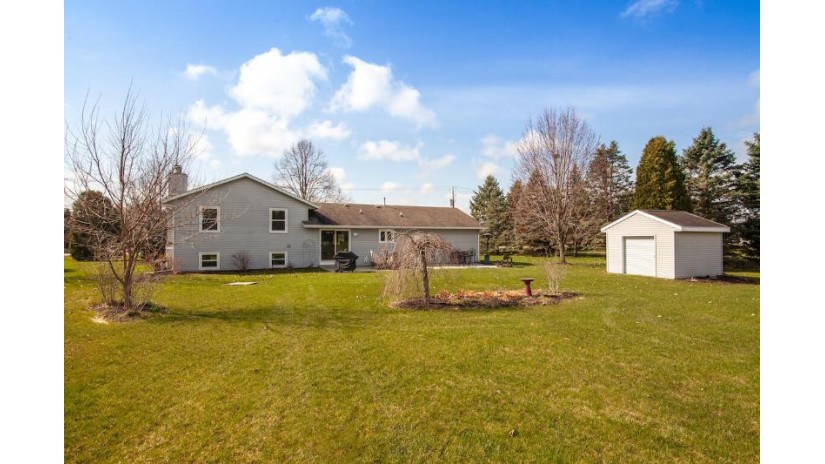 S46W25772 Lawnsdale Rd Waukesha, WI 53189 by First Weber Inc - Delafield $389,900