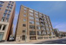 318 E Chicago St 4B, Milwaukee, WI 53202 by Arrowood Builders, LLC $1,545,000