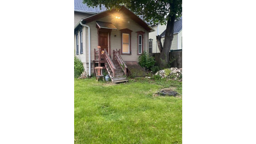 830 N 23rd St Milwaukee, WI 53233 by Jason Scott Realty & Management, LLC $210,000