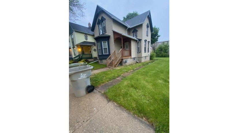 830 N 23rd St Milwaukee, WI 53233 by Jason Scott Realty & Management, LLC $210,000