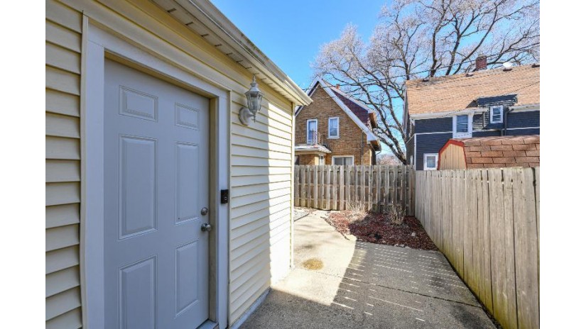 2946 S Kinnickinnic Ave Milwaukee, WI 53207 by EXP Realty, LLC~MKE $357,900