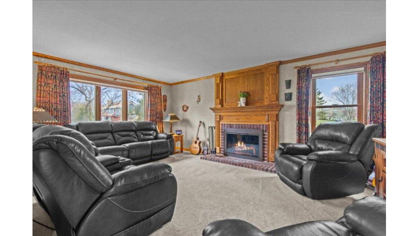 W234S4935 Woodchuck Ln Waukesha, WI 53189 by Realty Executives Integrity~Brookfield - brookfieldfrontdesk@realtyexecutives.com $588,888