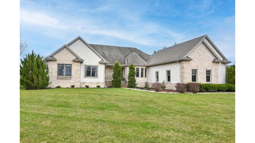 1122 Four Winds Way Hartland, WI 53029 by Prestige Realty WI LLC $945,000