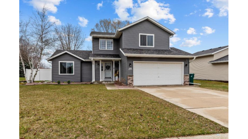 W201N16250 Ash Dr Jackson, WI 53037 by Redefined Realty Advisors LLC - 2627325800 $419,900