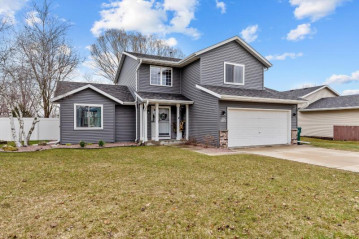 W201N16250 Ash Dr, Jackson, WI 53037-9257