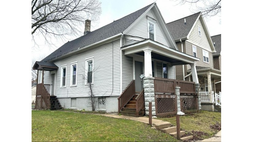 2843 N 10th St Milwaukee, WI 53206 by Homestead Realty, Inc $143,000