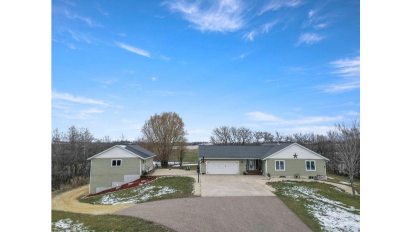 W23530 American Heights Ln Arcadia, WI 54612 by Berkshire Hathaway HomeServices North Properties - 608-781-1100 $439,900