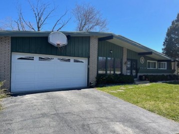 8430 N 68th St, Brown Deer, WI 53223-2719