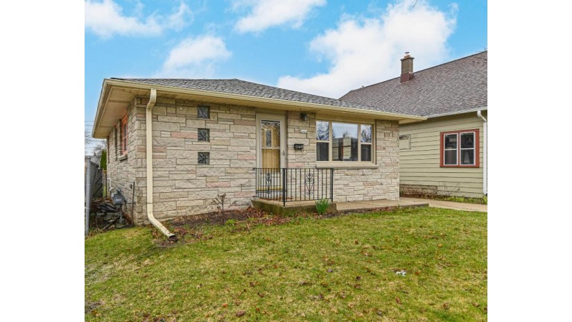 2464 S 69th St West Allis, WI 53219 by Firefly Real Estate, LLC $224,900
