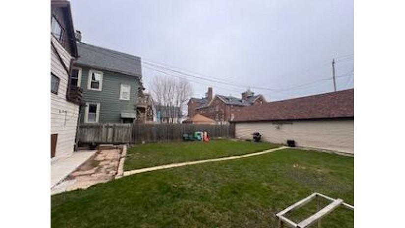 1242 S 46th St West Milwaukee, WI 53214 by 1st Advantage Real Estate $250,000