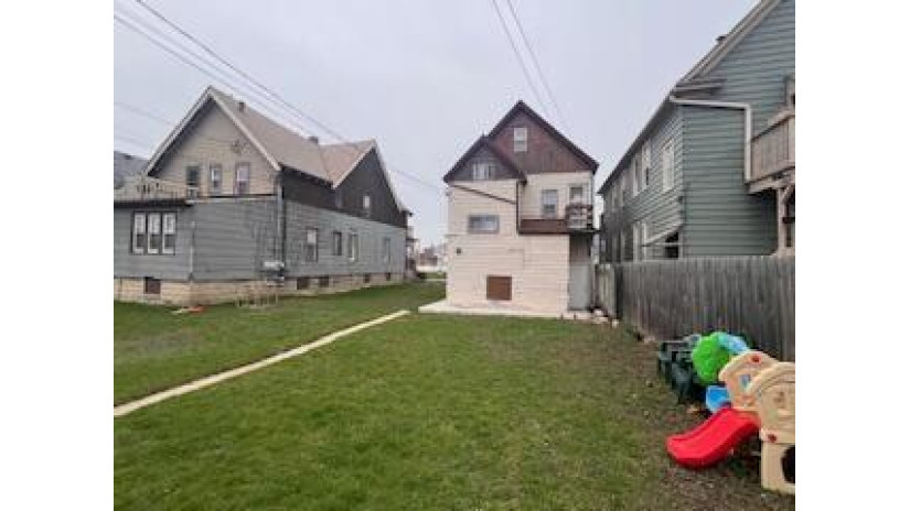 1242 S 46th St West Milwaukee, WI 53214 by 1st Advantage Real Estate $250,000