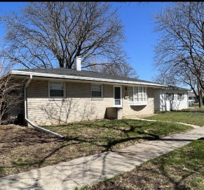 8026 W Beckett Ave, Milwaukee, WI 53218-4625