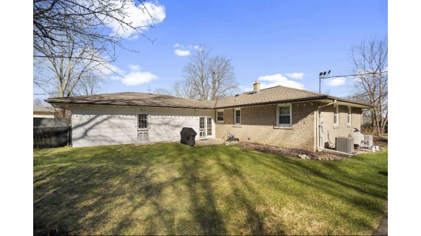 1419 W Oak St West Bend, WI 53095 by EXP Realty, LLC~MKE $349,900