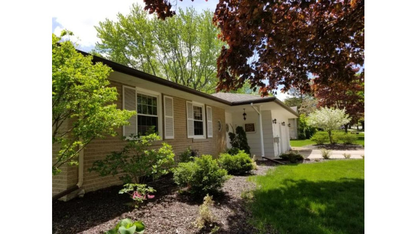 1419 W Oak St West Bend, WI 53095 by EXP Realty, LLC~MKE $349,900