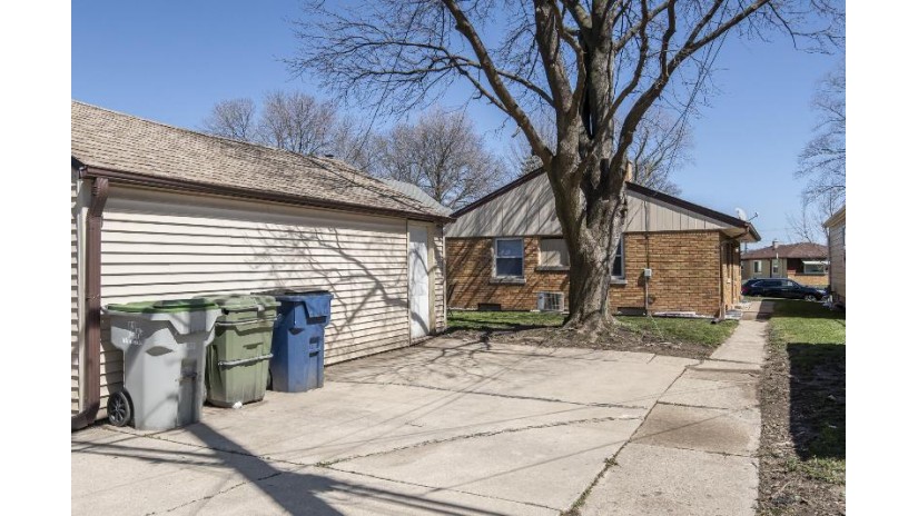 3935 N 74th St Milwaukee, WI 53216 by Premier Point Realty LLC $214,900