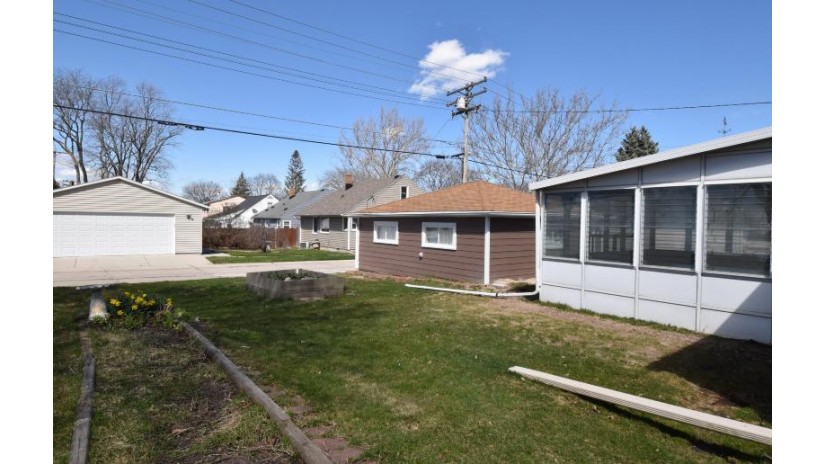 5710 W Morgan Ave Milwaukee, WI 53220 by Lannon Stone Realty LLC $289,900