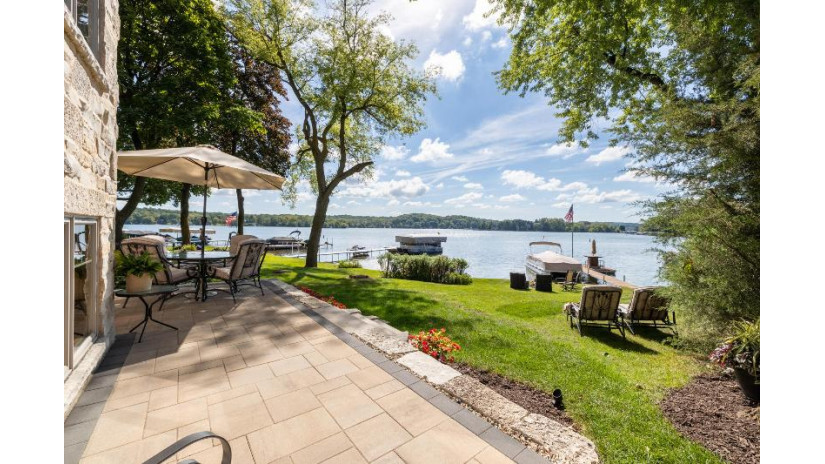 5648 W Lake Dr West Bend, WI 53095 by Leitner Properties $2,250,000