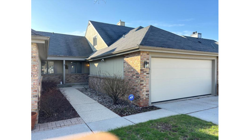 611 W Mulberry Ct Bayside, WI 53217 by HomeBuyers Advantage, LLC - 262-243-6200 $359,900