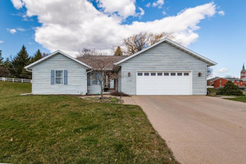 N1765 Elizabeth Way, Greenfield, WI 54601