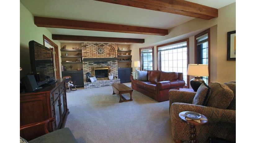 4625 Shagbark Ln Brookfield, WI 53005 by Lannon Stone Realty LLC $647,000