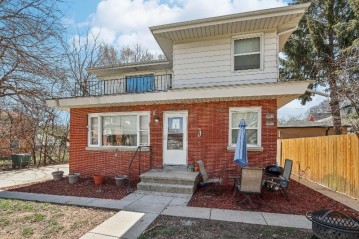 10617 W Garfield Ave, Wauwatosa, WI 53226