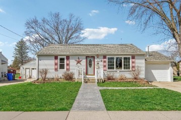 1402 Neenah St, Watertown, WI 53094-6523