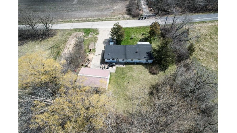 W290S6299 Holiday Rd Genesee, WI 53189 by Compass RE WI-Tosa $282,000