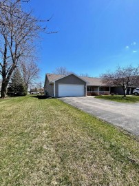 3100 Elk Ridge Dr A, Oshkosh, WI 54904-6750