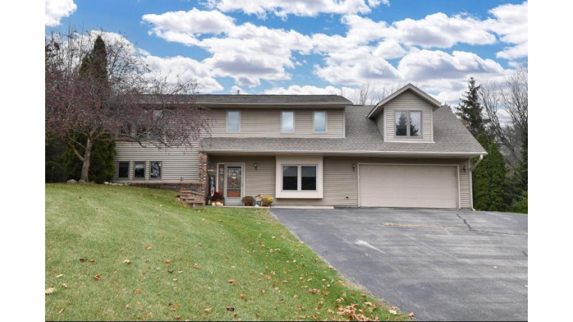 S109W29820 Valley Ridge Ct Mukwonago, WI 53149 by Berkshire Hathaway HS Lake Country $525,000