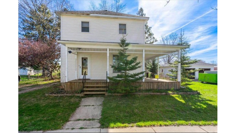 444 Freeman St Genoa City, WI 53128 by Dream Real Estate $250,000