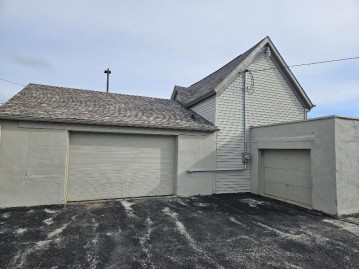 N91W16356 Pershing Ave, Menomonee Falls, WI 53051-2128