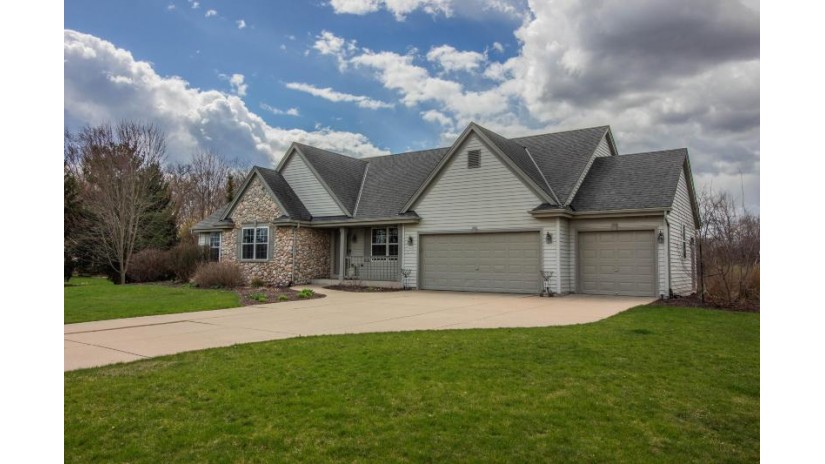 W182S9235 Parker Dr Muskego, WI 53150 by Redefined Realty Advisors LLC - 2627325800 $649,900