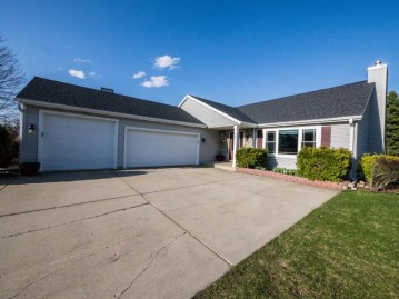 609 Maple Tree Dr, Waterford, WI 53185-2872