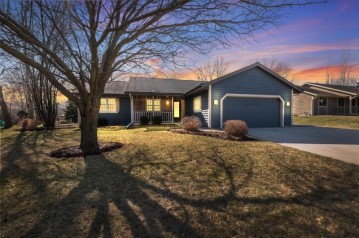 4022 Pine Bluff Dr, Sheboygan, WI 53083