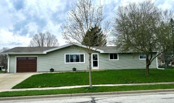 1814 Haymarket Rd, Waukesha, WI 53189