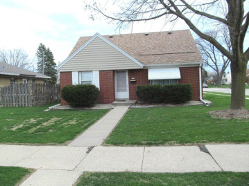 2915 15th Ave, South Milwaukee, WI 53172-3031