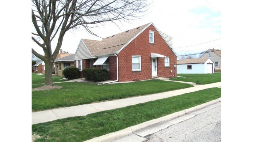 2915 15th Ave South Milwaukee, WI 53172 by Realty Executives - Elite $289,900