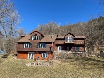 205 Carrriage Dr, Chaseburg, WI 54621