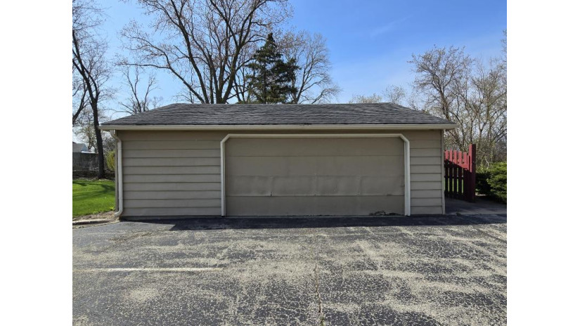 10527 Northwestern Ave Caledonia, WI 53126 by TerraNova Real Estate $349,900